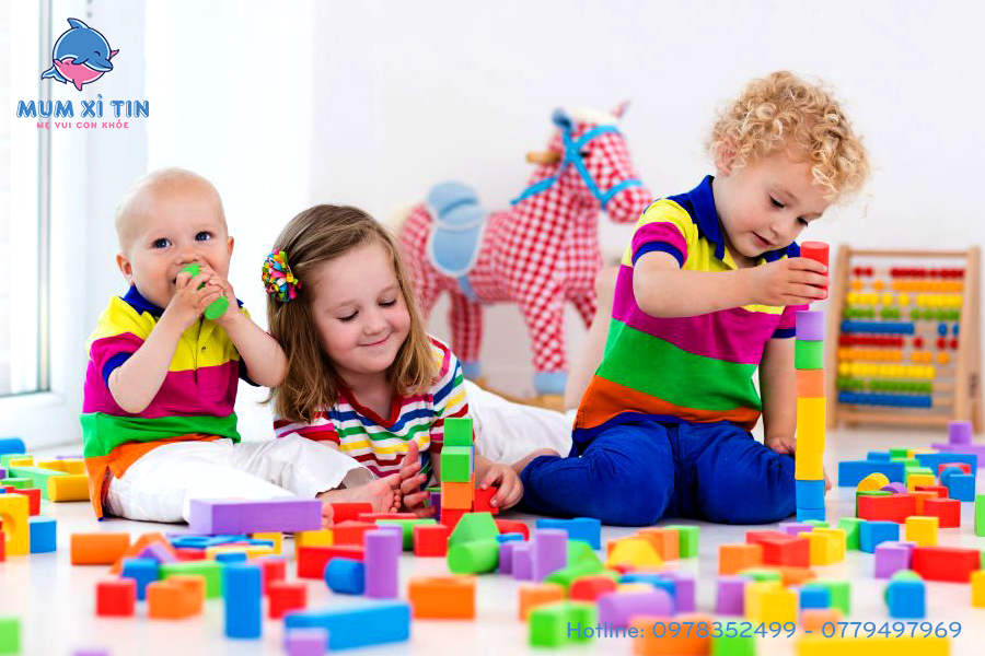Chọn đồ chơi nên phù hợp theo độ tuổi sẽ vừa tầm hơn với tư duy của trẻ